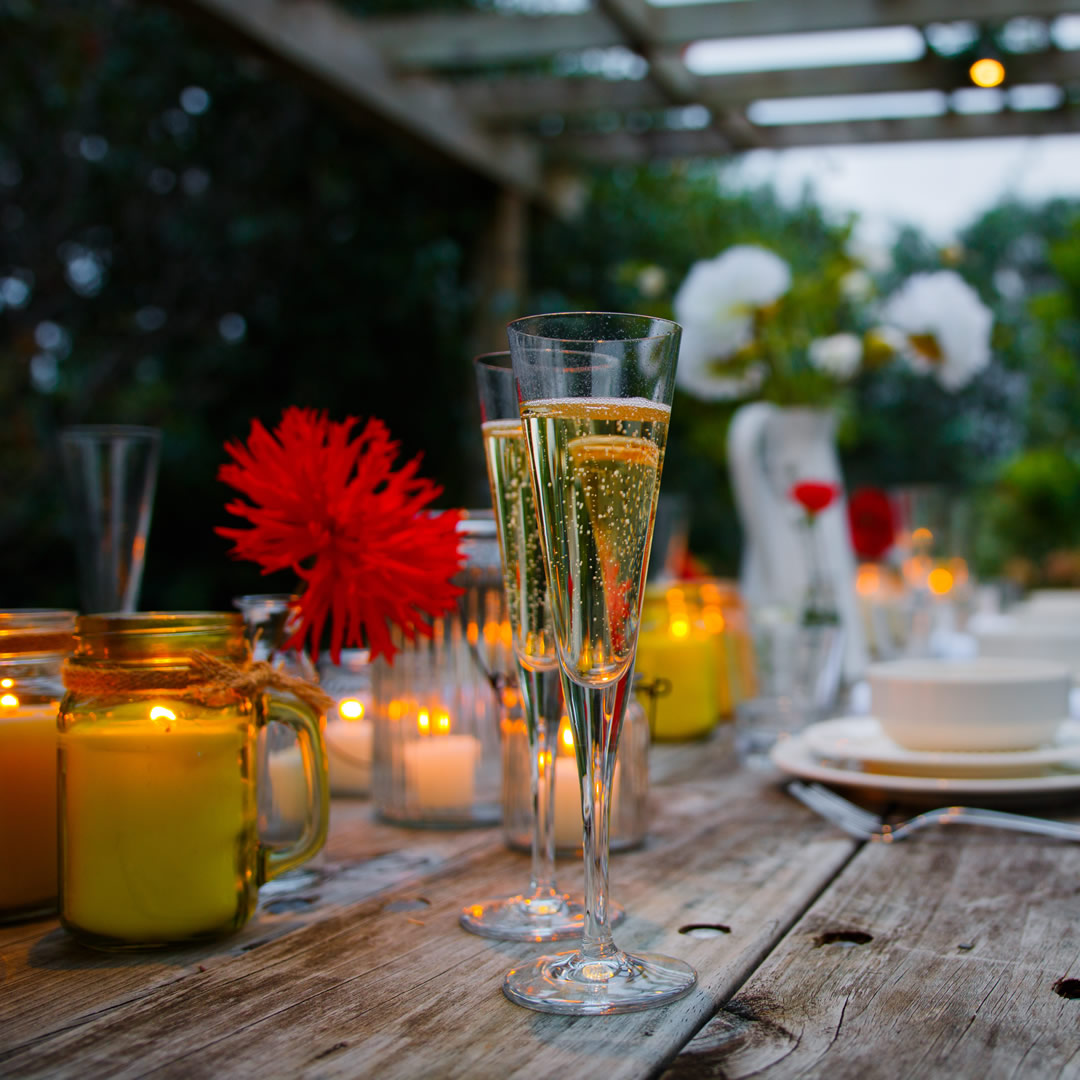 Romantic dining under the pergola
