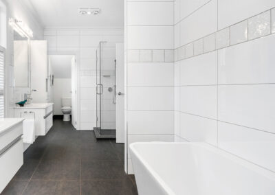Treghan lodge private bathroom