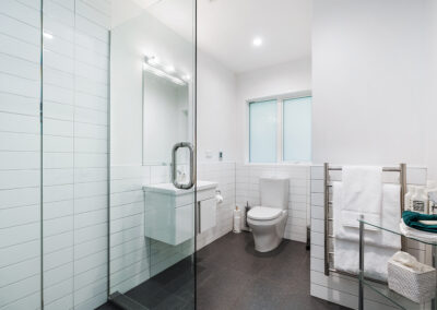 Tranquility Retreat at Treghan. Master bedroom's ensuite bathroom