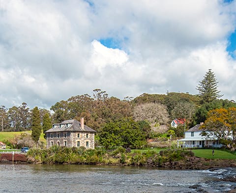 Fly or Drive? Getting to the Bay of Islands