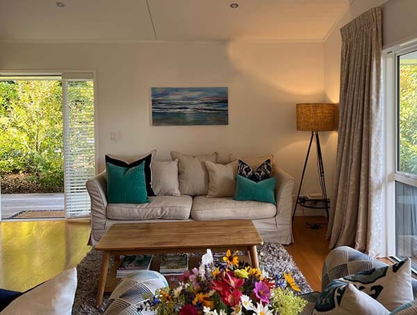 Warm and welcoming private guesthouse interior at Treghan Lodge in Kerikeri, Bay of Islands Warm and welcoming private guesthouse interior at Treghan Lodge in Kerikeri, Bay of Islands