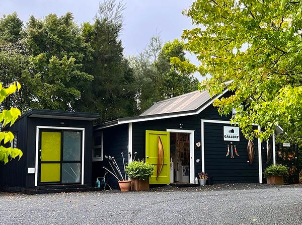 Little Black Gallery contemporary art gallery in Kerikeri, Bay of Islands Little Black Gallery contemporary art gallery in Kerikeri, Bay of Islands